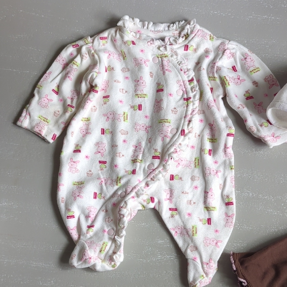 Adorable Baby Clothing‎ Set with Bunny Design image 4